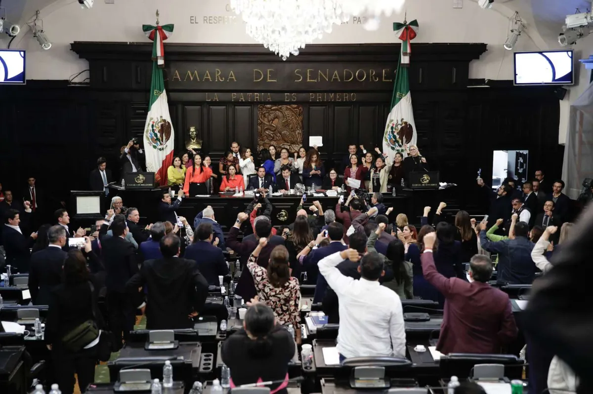 Aprueba Senado reforma constitucional al poder judicial con voto de Yunes