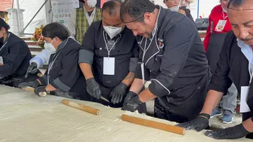 Paste gigante de papa elaborado en Mineral del Monte.