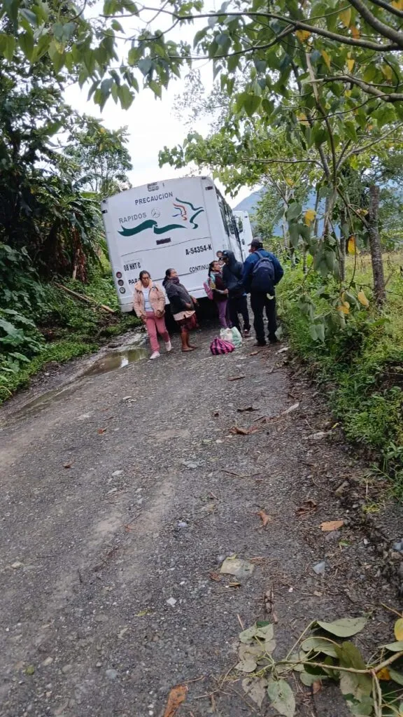 Colapsa puente provisional en Huehuetla, comunidades quedan incomunicadas
