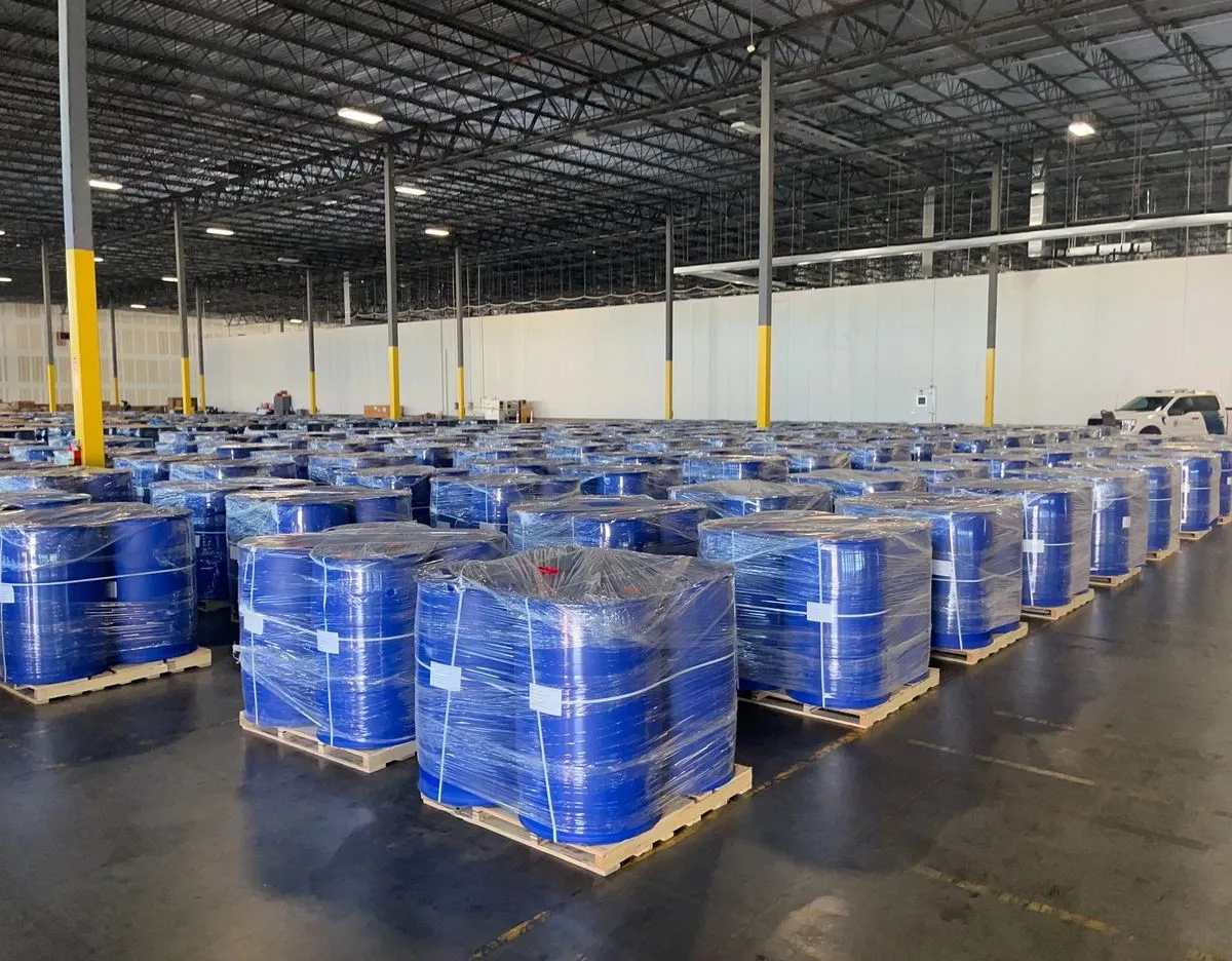 Barriles con químicos de China