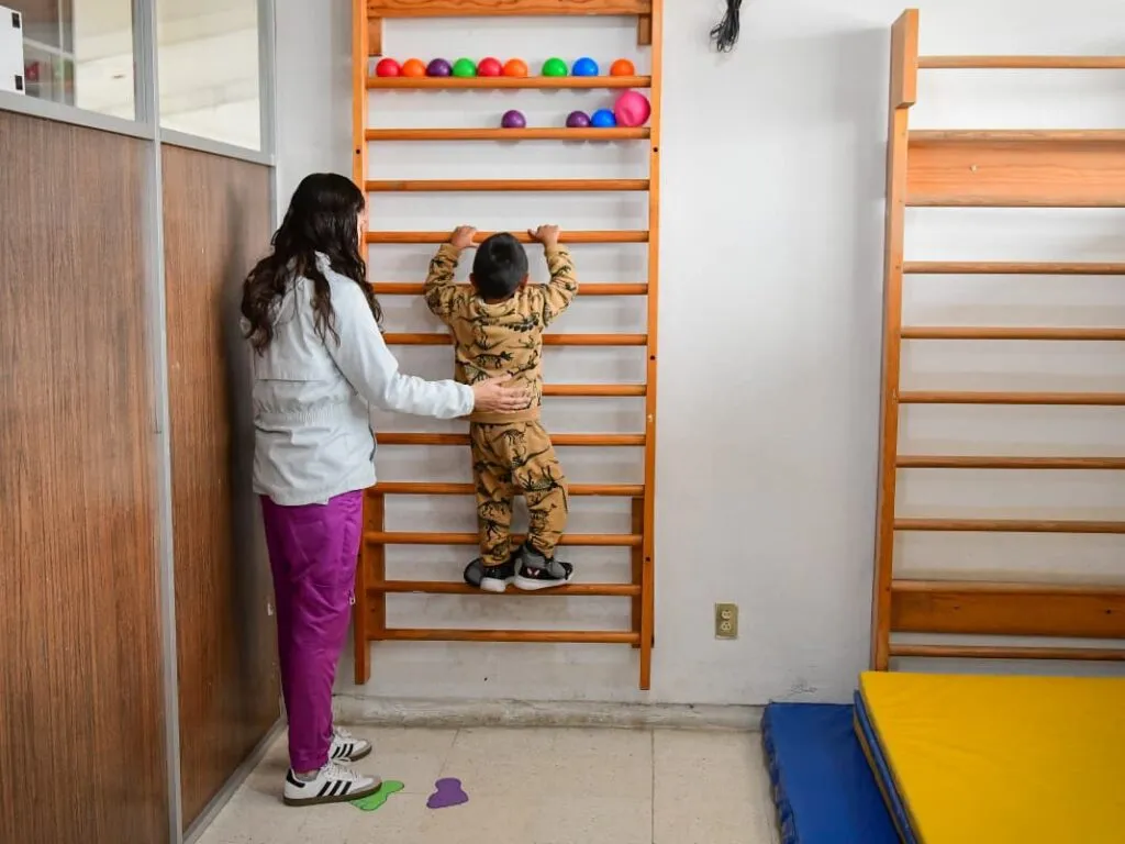 DIF Hidalgo y ayuntamiento de Tizayuca entregan 400 cobijas ante bajada de temperaturas