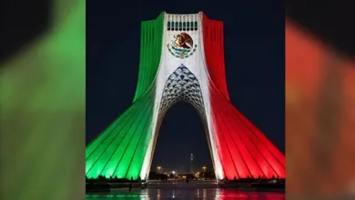 Torre Azadi se ilumina con los colores de México