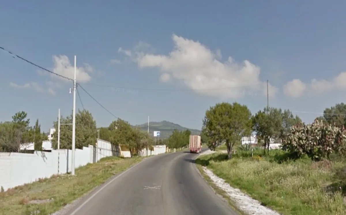 Por derrame de hidrocarburo cierran la carretera Apan-Tepeapulco