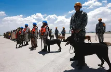 Personal mexicano de rescate despliega ayuda humanitaria en zonas afectadas por los sismos en Venezuela.
