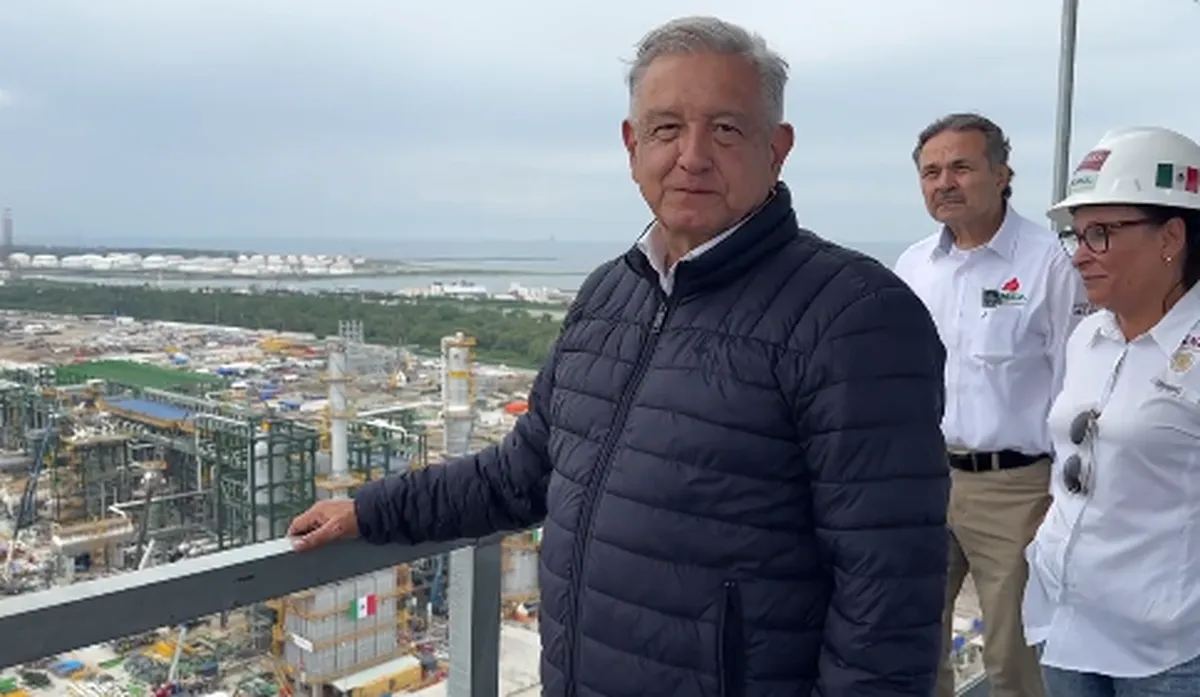 Desde Dos Bocas AMLO llama a los mexicanos a ‘no achicarse’