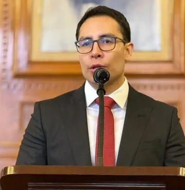 Jorge Reyes deja en manos de Morena su futuro político