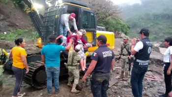 Habitantes de Chapula son trasladados a una zona segura tras el incremento del nivel de los ríos