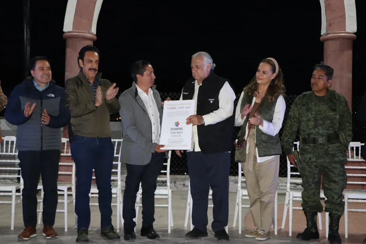 Omar Fayad subraya aportación del turismo a la economía  