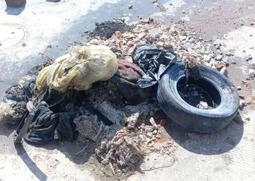 Trabajadores de Caasim limpian drenaje