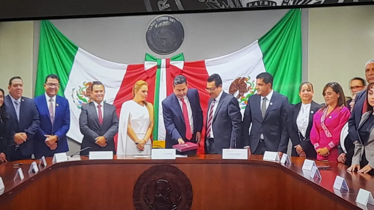 Primer Informe de Gobierno: entregan documento al Congreso de Hidalgo