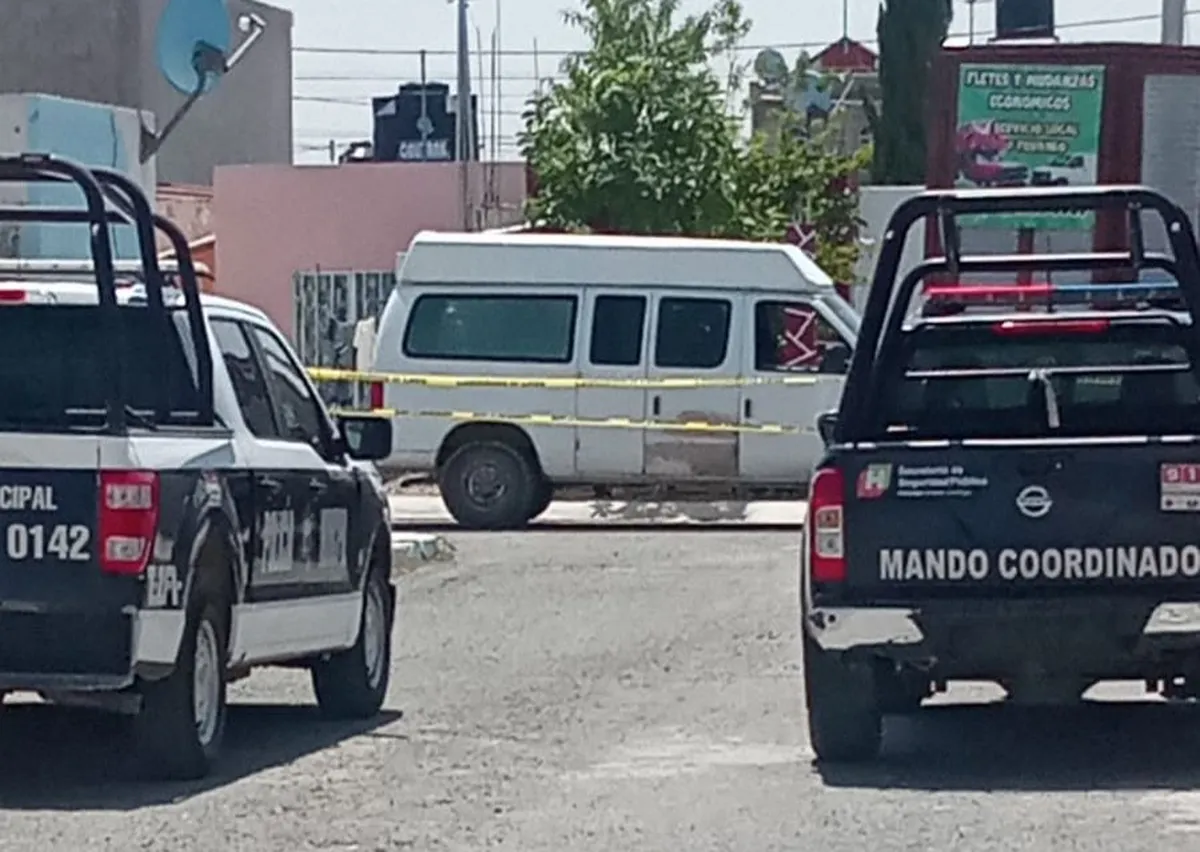 Localizan cuerpo sin vida al interior de camioneta de carga en Tizayuca