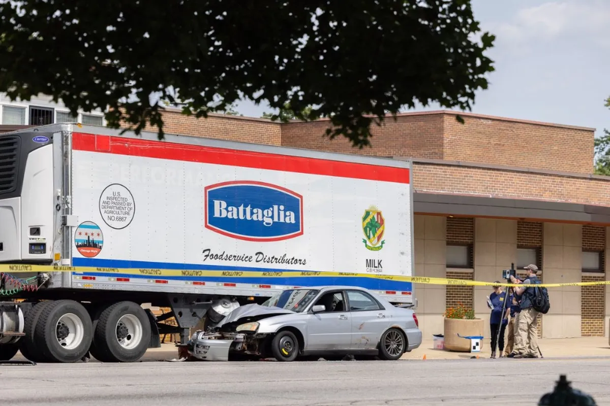 Agente del ICE mata a tiros a migrante durante intento de detención en Chicago