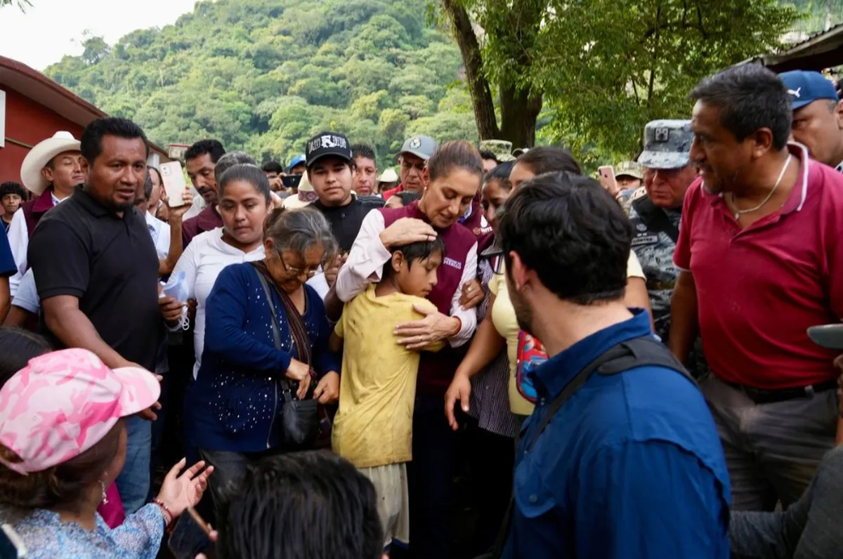 “No están solos”: Sheinbaum recorre comunidades de Hidalgo y supervisa apoyos tras las afectaciones recientes.