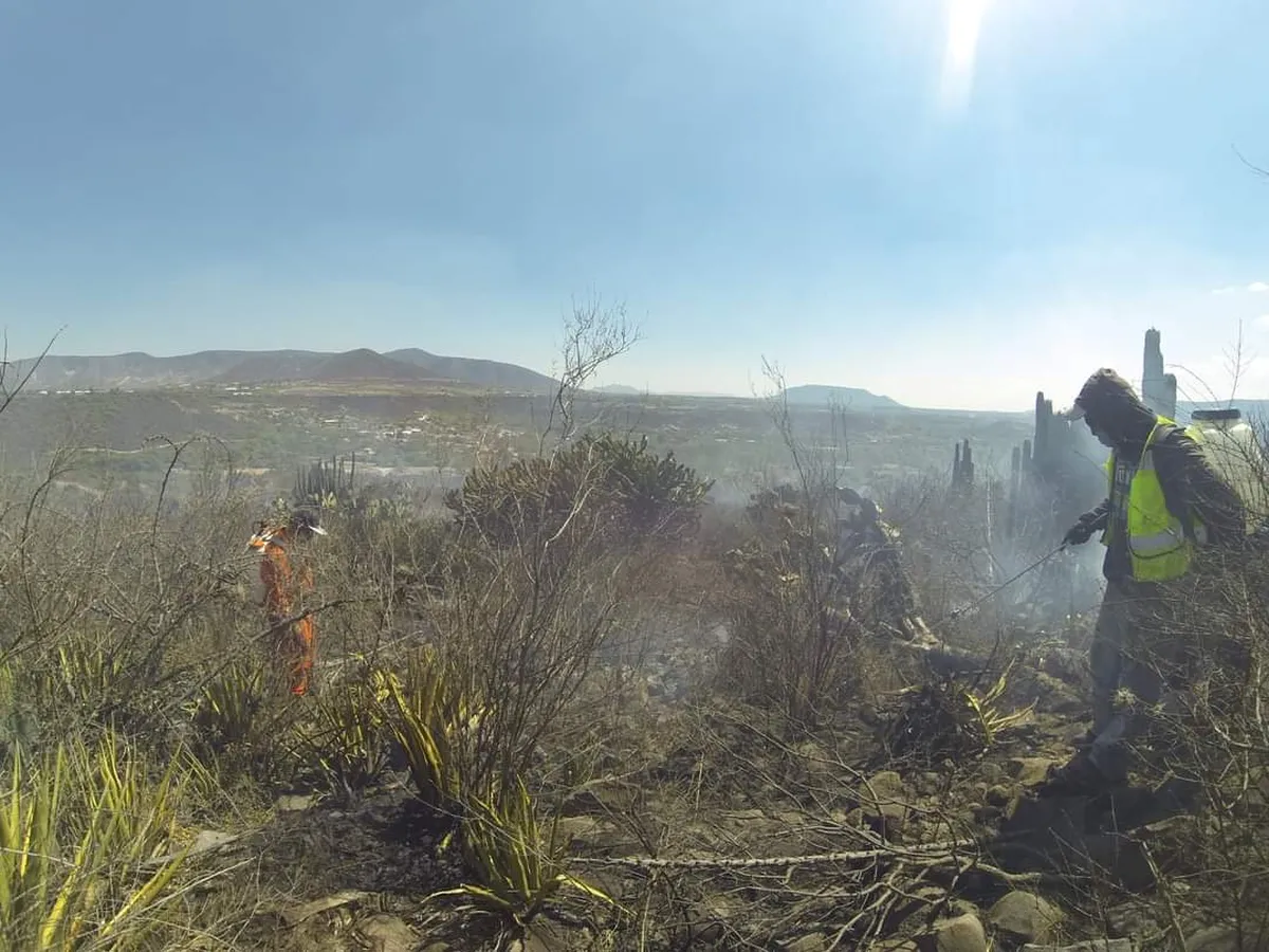 Chilcuautla: Ayuntamiento prohíbe quema de residuos para evitar incendios