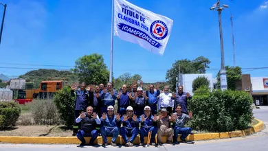Instalan bandera de Cruz