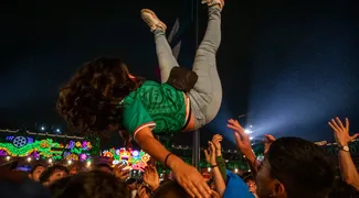 ¡Aún ni juega México y ya preparan la fiesta! Instalan escenario en el Ángel de la Independencia para celebrar