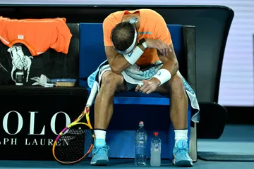 Rafael Nadal se va del Abierto de Australia con lesión