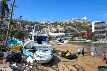 Llegan médicos cubanos al hospital Renacimiento, en Acapulco