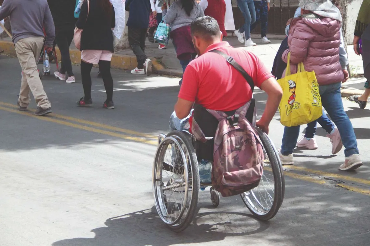 Adquirirá Sitmah cuatro camiones de pasajeros con elevador para silla de ruedas
