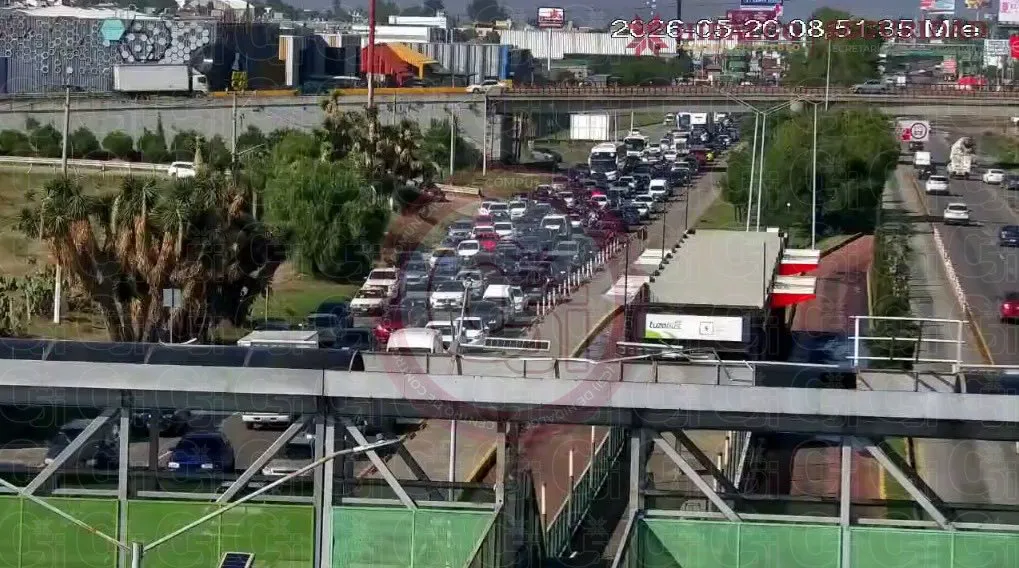Entre obras y carga vehicular complica circulación en accesos principales de Pachuca