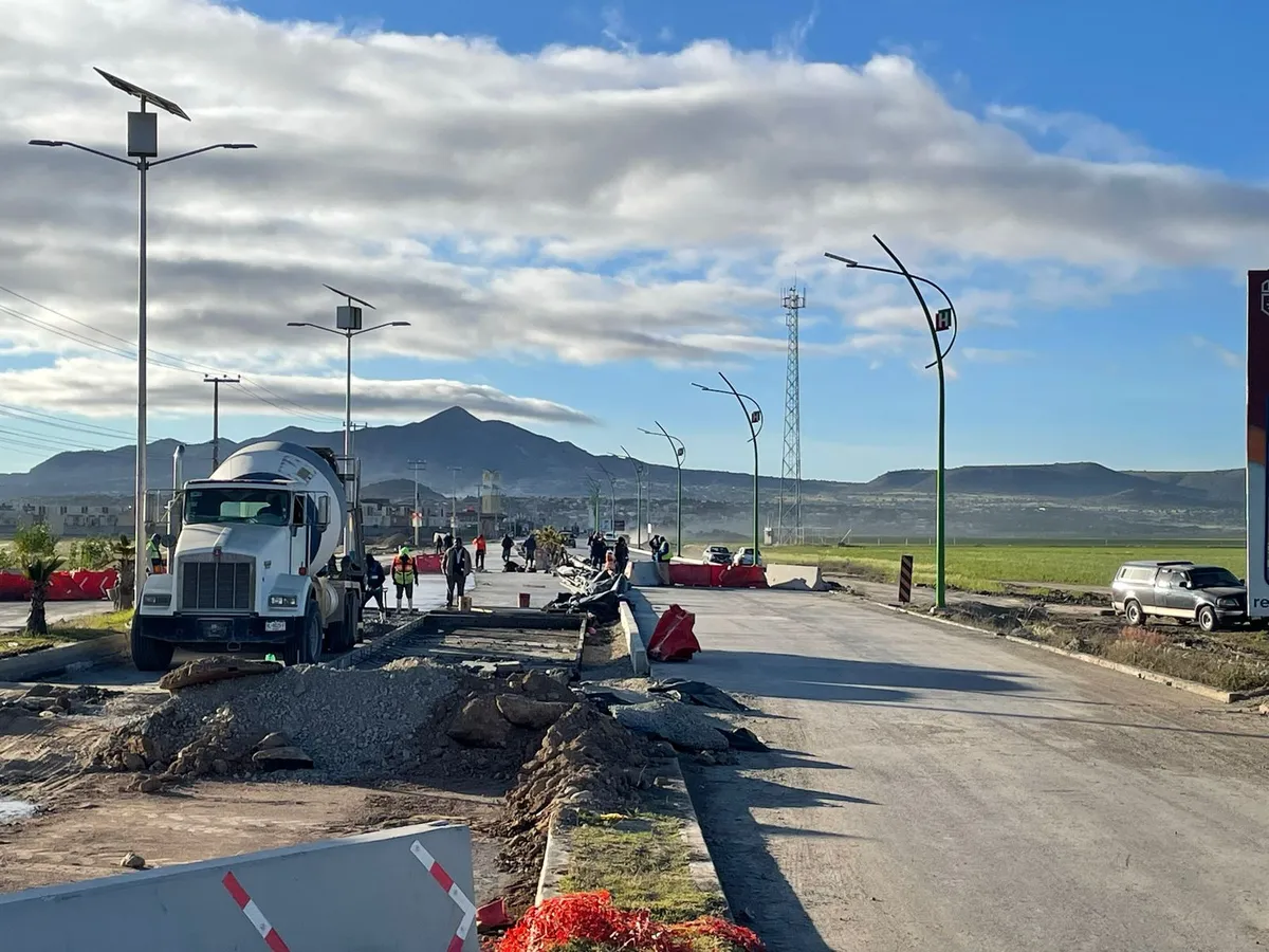 Quitan letrero de Omar Fayad en Téllez