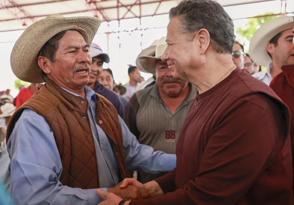 Gobierno de Julio Menchaca logró que 154 mil hidalguenses salieran de la pobreza