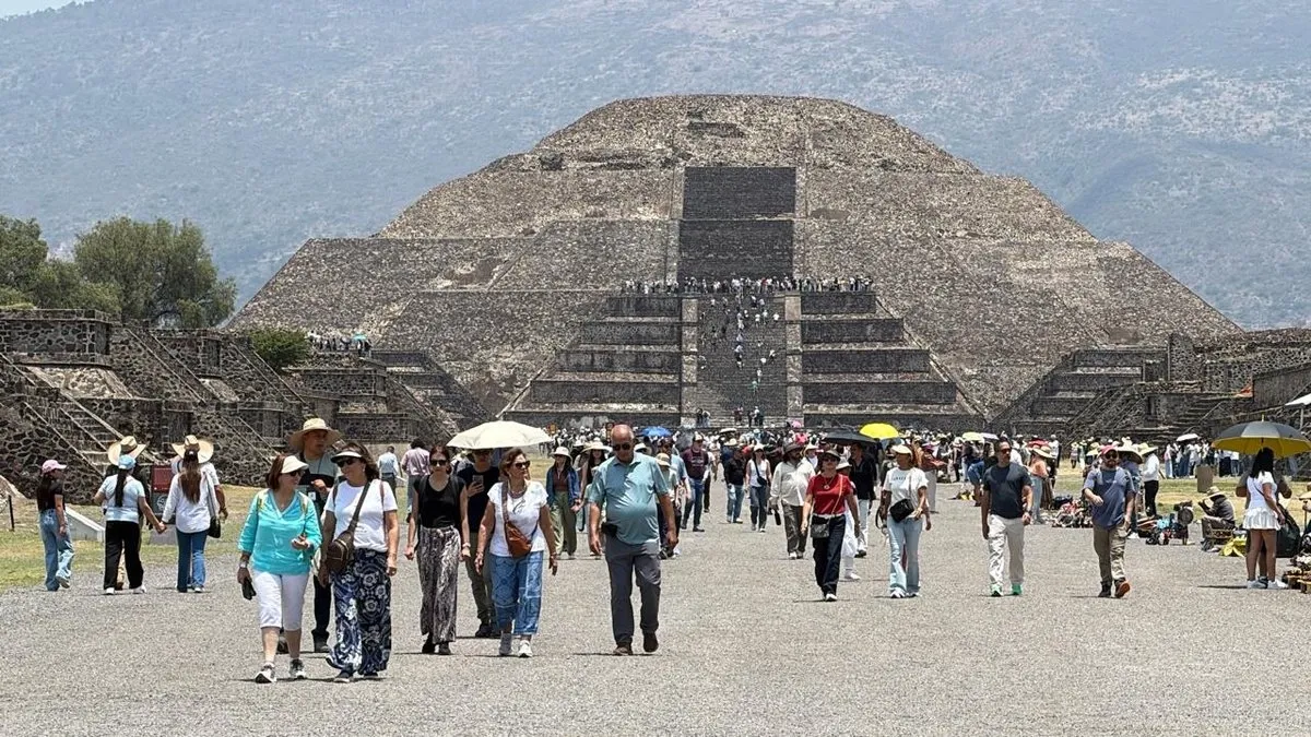 Tras tiroteo, refuerzan seguridad en Teotihuacan; turistas ven medidas improvisadas
