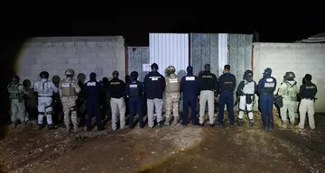 Tlaxcoapan: desactivan toma clandestina, aseguran cuatro autos y 10 mil litros de combustible