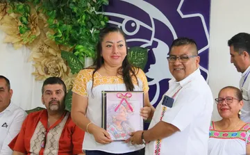Hidalgo presenta libro en náhuatl para preservar la lengua indígena