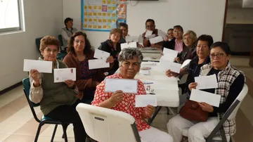 DIF Hidalgo se une a “Pláticas a Mano”, proyecto para enviar cartas a adultos mayores