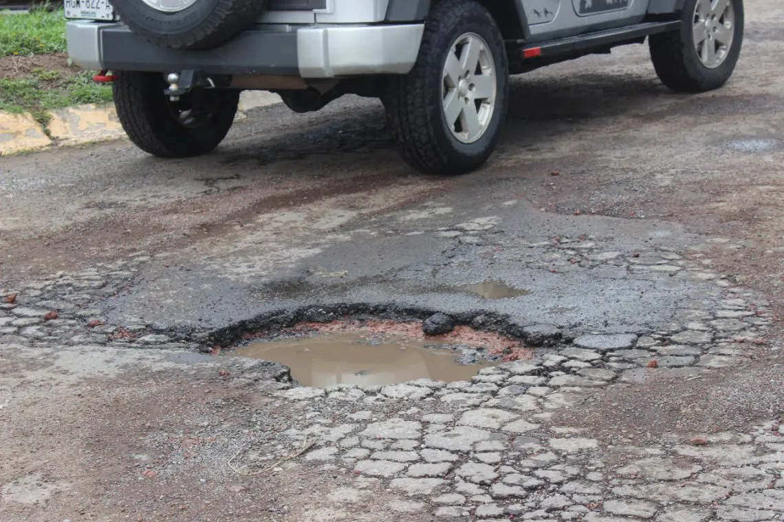 Pachuca entre las ciudades con más problemas por baches en México