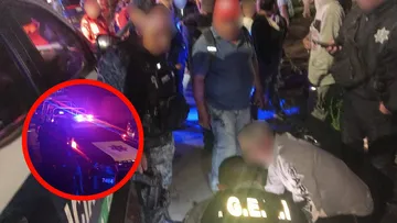 Intentó abrir un auto en Tulancingo y terminó golpeado por vecinos