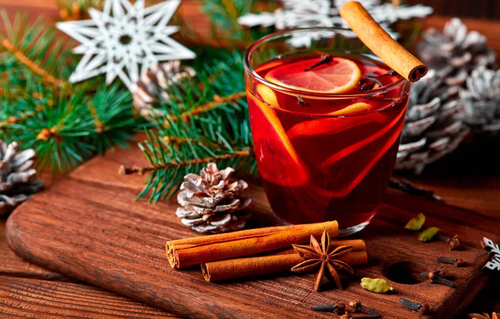 ¿Cuál es el origen del ponche navideño? Te contamos