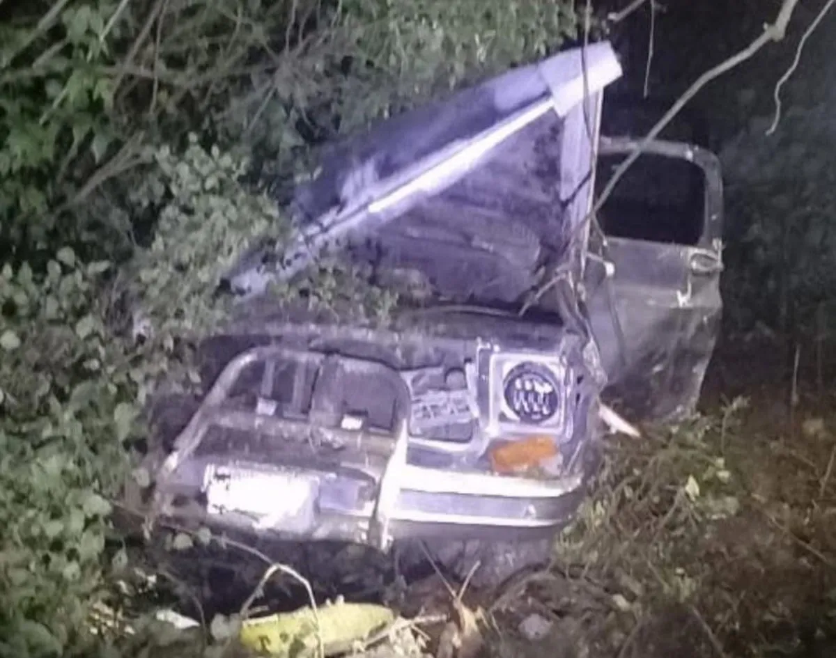 Cardonal: camioneta cae a barranca de 80 metros