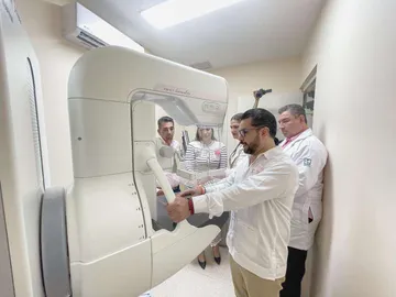 IMSS-Bienestar entrega mastógrafo a Hospital Regional de la Huasteca en Hidalgo