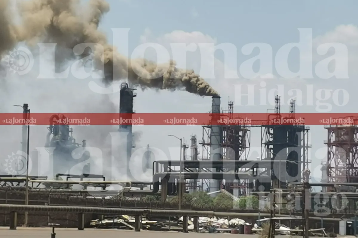 Humo en refinería de Tula