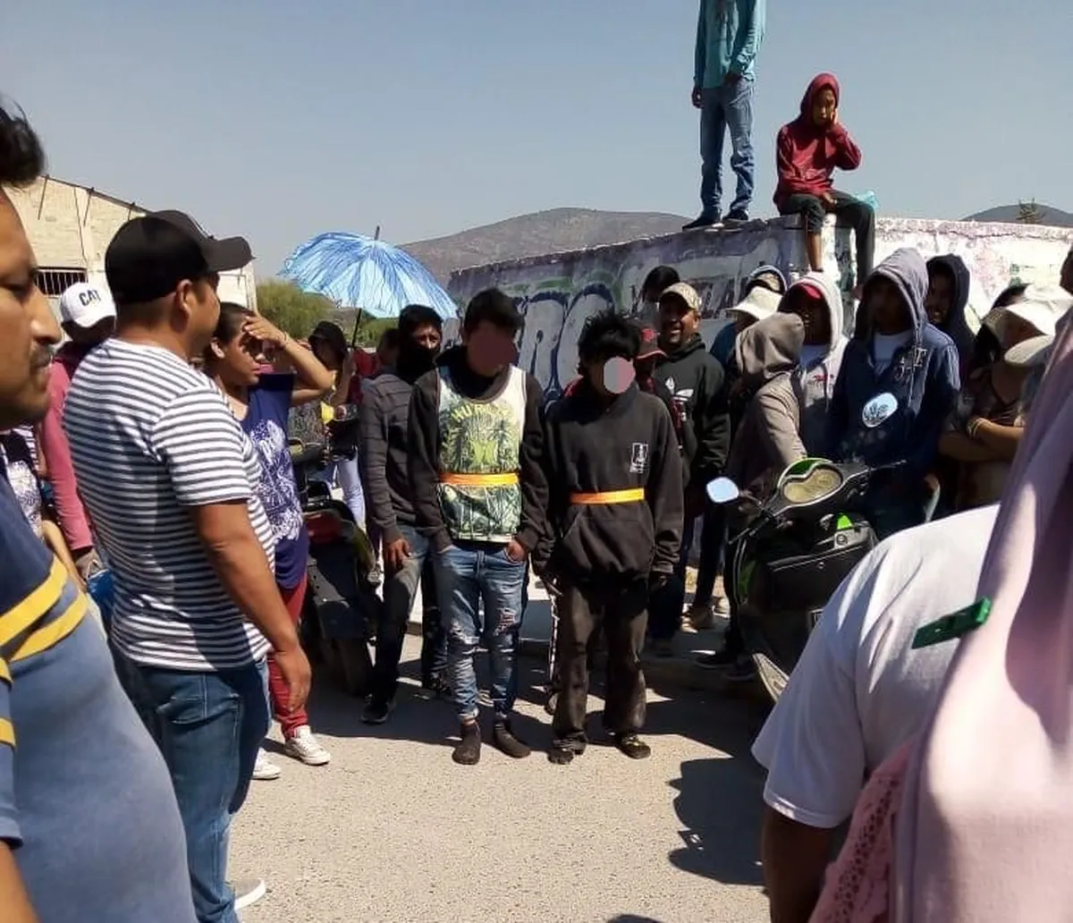 Amarran y retienen a dos presuntos ladrones en Mixquiahuala