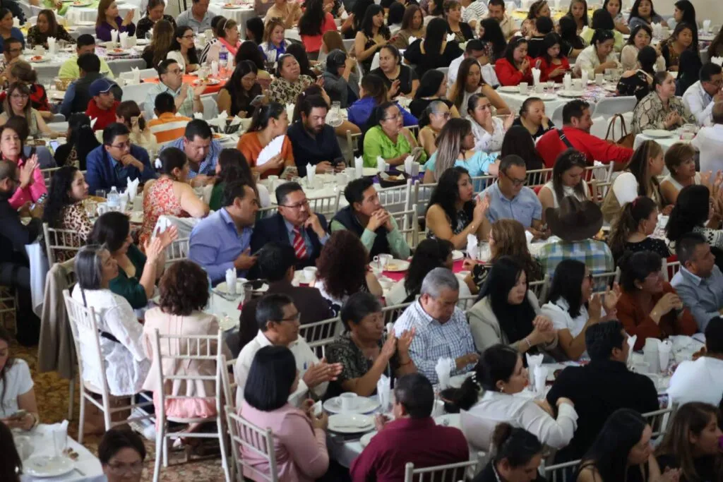 ¡Más de medio millón! Así fue el costoso desayuno que ofrecieron a docentes en Tulancingo
