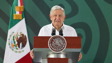 Andrés Manuel López Obrador expresó que este año se estima que ingresará por ese concepto "un billón" de pesos, los cuales "van abajo" (para los más necesitados). Foto: Presidencia