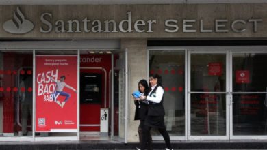 Foto de Santander, uno de los bancos que no darán servicio el 1 de enero.