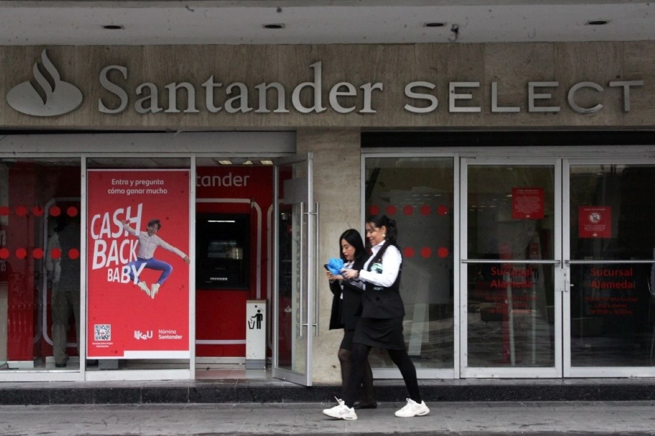 Foto de Santander, uno de los bancos que no darán servicio el 1 de enero.