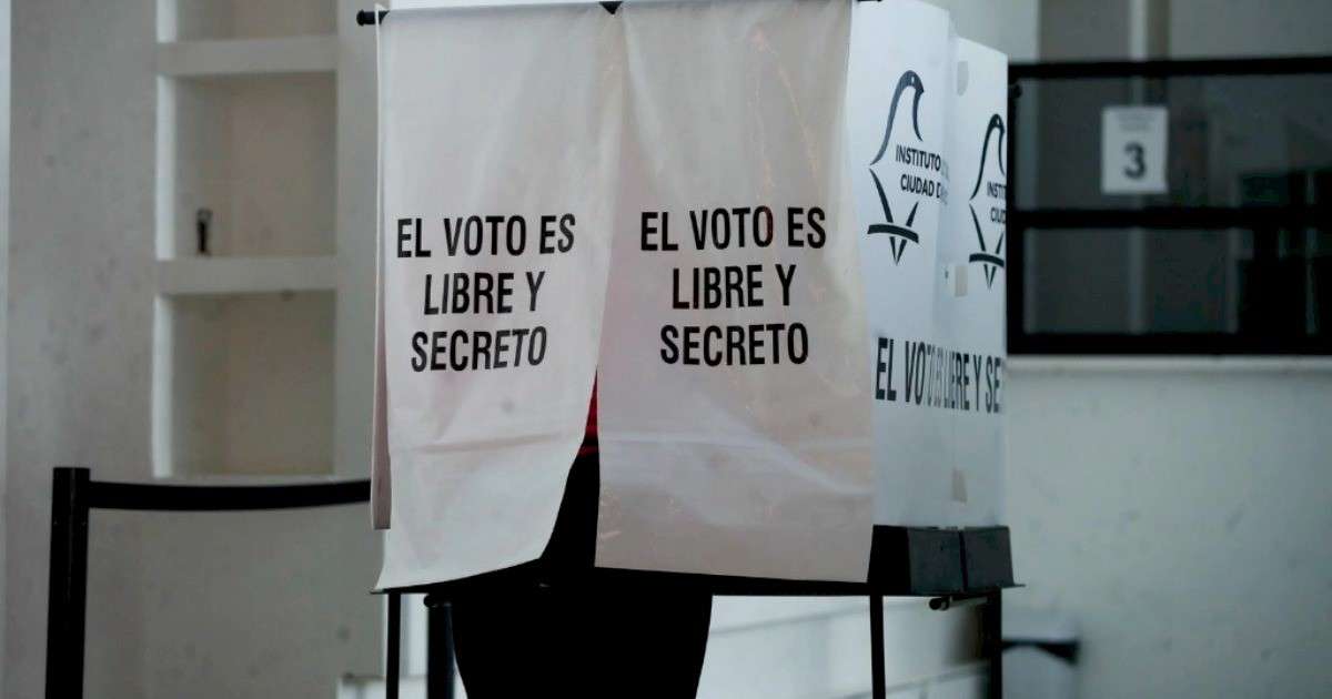 Dirigentes del PAN, PRI, PRD y Morena emiten su voto