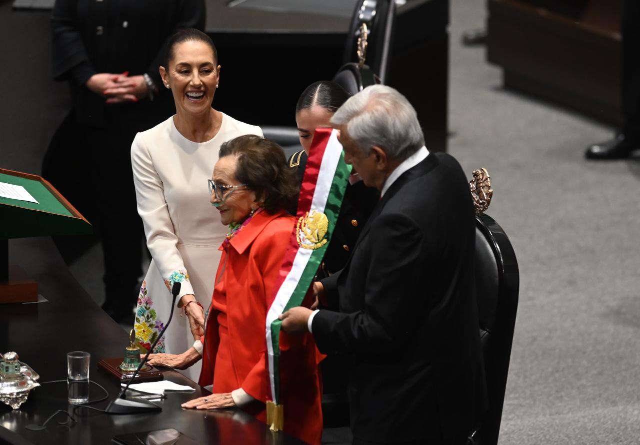 Claudia Sheinbaum se convierte en la primera presidenta de México